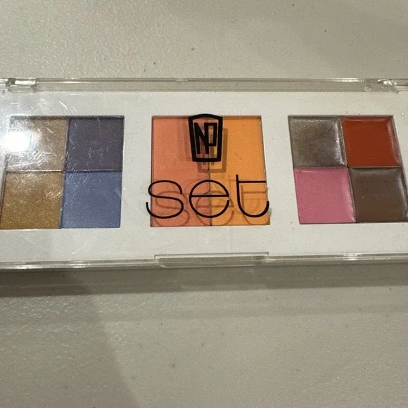 NP Set Cosmetics  10 Color Pallet - Picture 2 of 3
